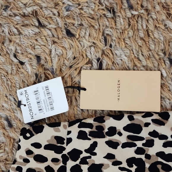 Halogen small tan abstract animal print scallop design top - Picture 2 of 6